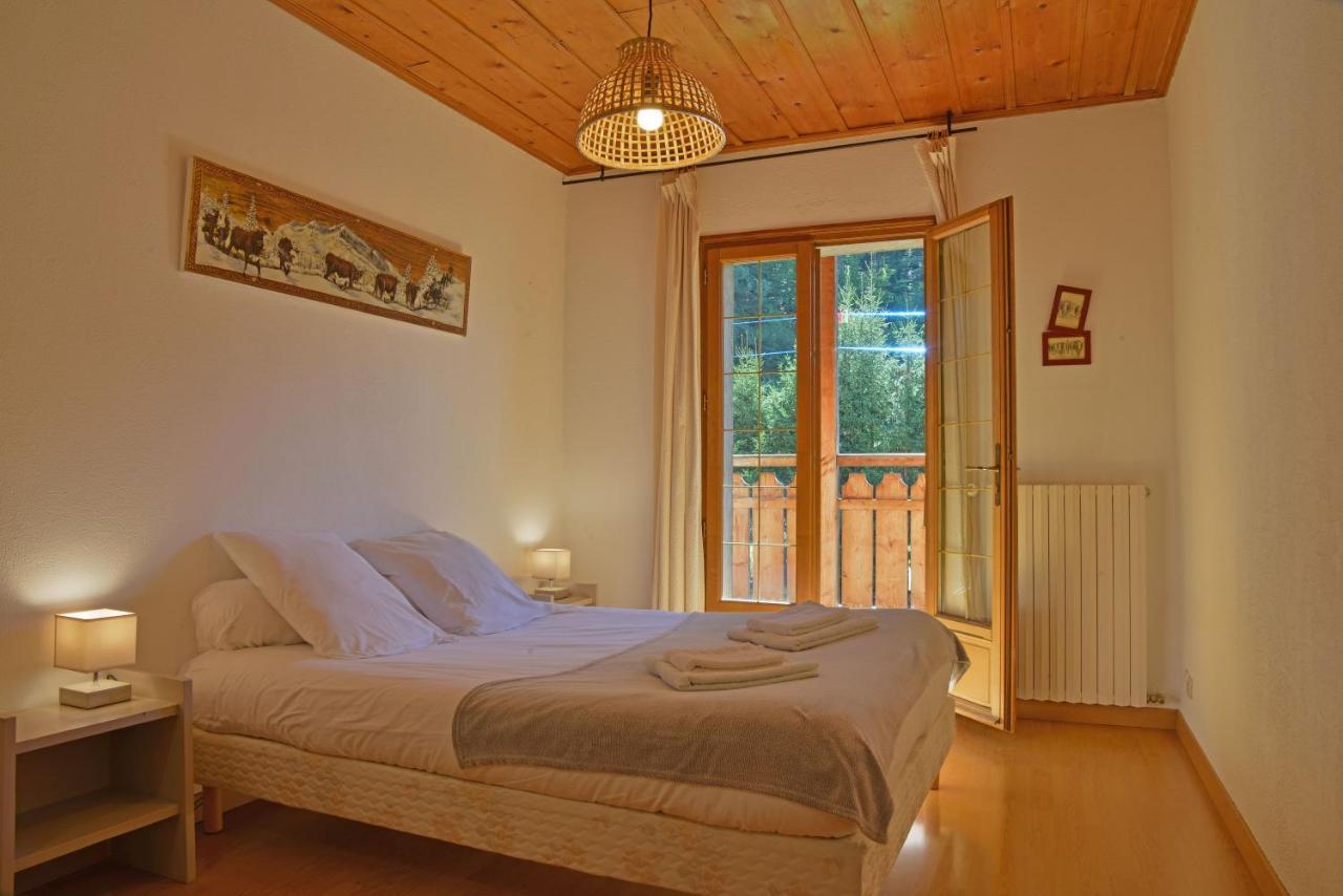 Appartement Dans Chalet 5 Chambres 130 M2 Centre Village 몽트리옹 외부 사진